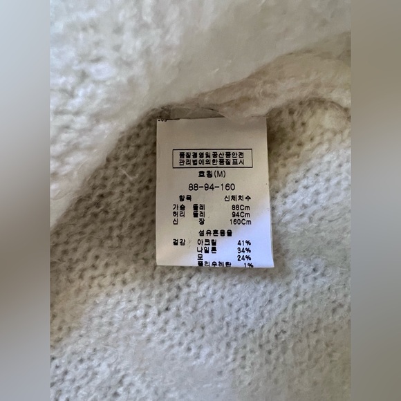 Fabio Ferreti Wool Blended Turtleneck Sweater, size 2-4 - Picture 7 of 7